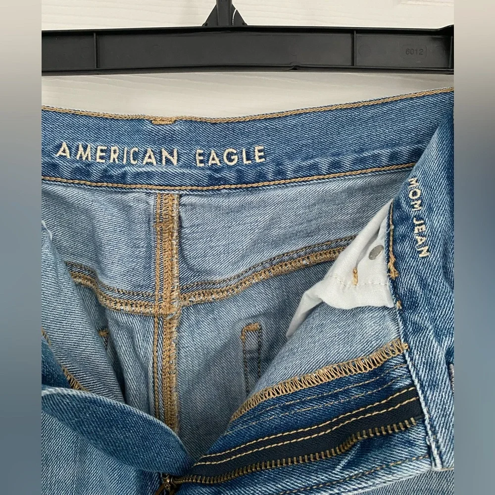 American Eagle Mom Jeans 12 Regular - Picture 6 of 10
